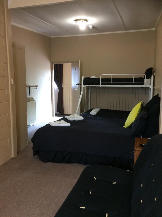 Berridale Inn Hotel Motel Exterior photo